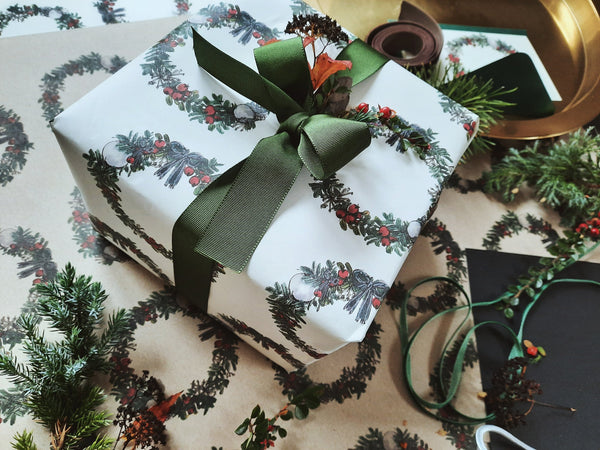 SET OF 3 pieces CHRISTMAS WREATH white wrapping paper