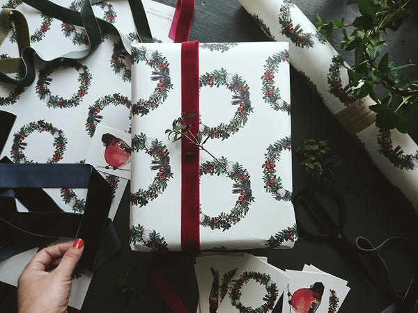 SET OF 3 pieces CHRISTMAS WREATH white wrapping paper