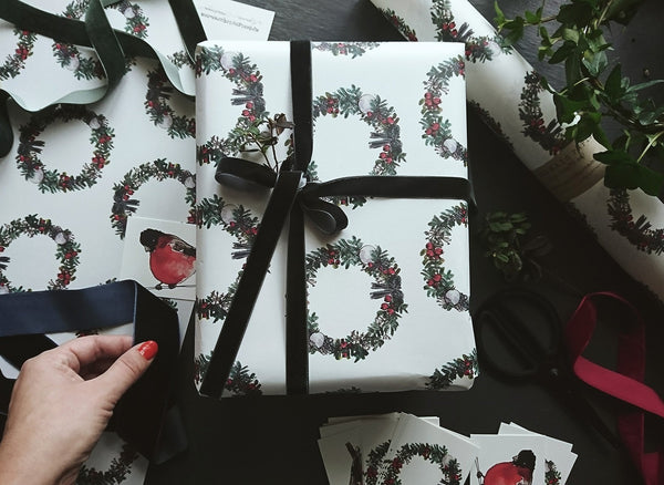 SET OF 3 pieces CHRISTMAS WREATH white wrapping paper