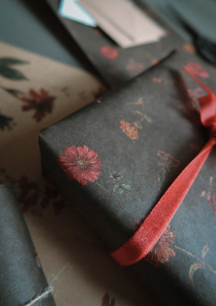 SET OF 3 pieces FLORALS ON DARK GREEN kraft wrapping paper