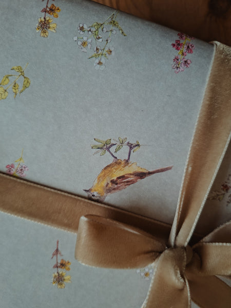 SET OF 3 pieces LITTLE BIRDS wrapping paper