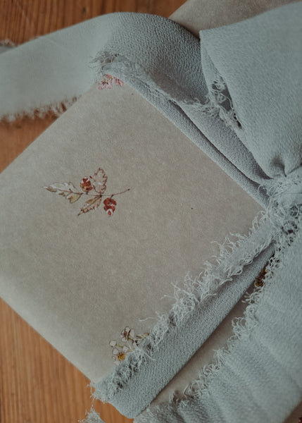 LITTLE BIRDS wrapping paper