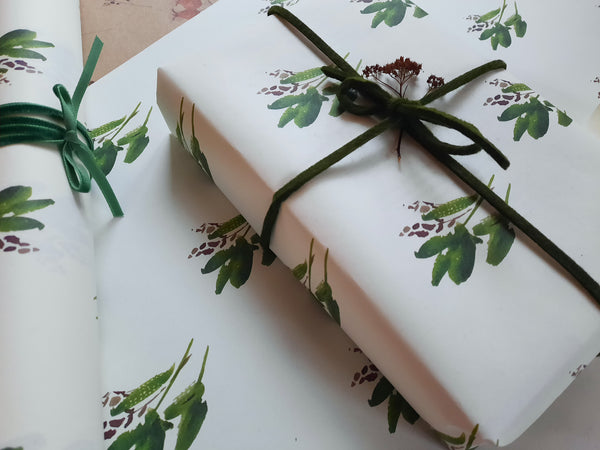 SET OF 3 pieces GREEN LEAVES pure white wrapping paper