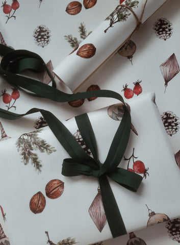SET OF 3 pieces CHRISTMAS FLORAL&BROWN on white wrapping paper –  MYDESIGNPICTURES